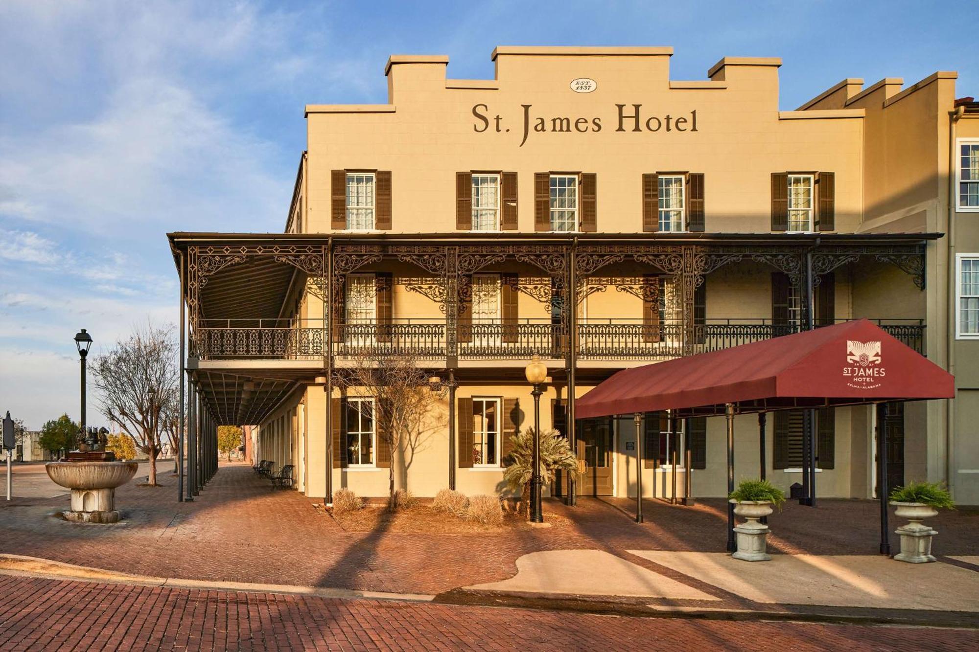 St James Hotel Selma Kültér fotó